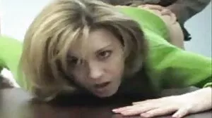 مشهد الساقين على مخفي سكس الكتفين مع كلو فوستر المثير من Naughty America