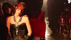 الجنس الشقراء مع سارة سكس جماعي مخفي جيسي الساخنة من ملاك الشر